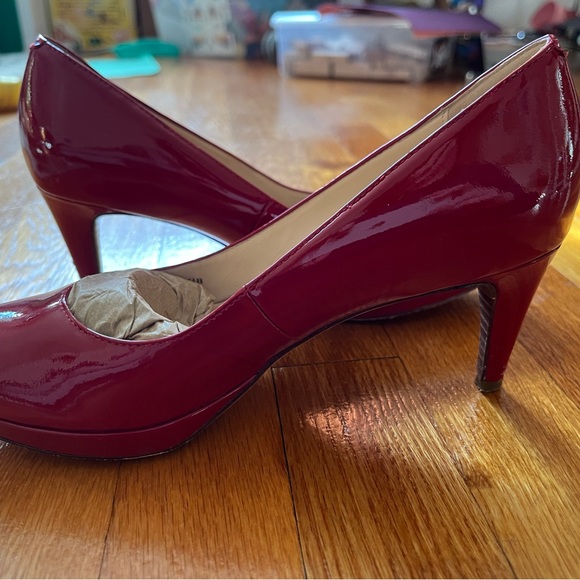Cole Haan red patent leather pumps - Picture 2 of 5